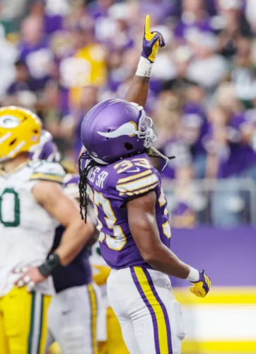 Vikings soar thanks to second-half surge